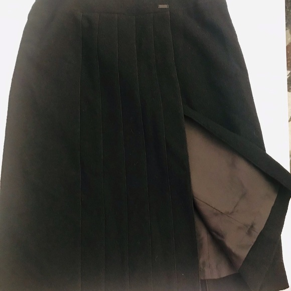 CHANEL Classic Pleated Skirt. - Picture 3 of 10